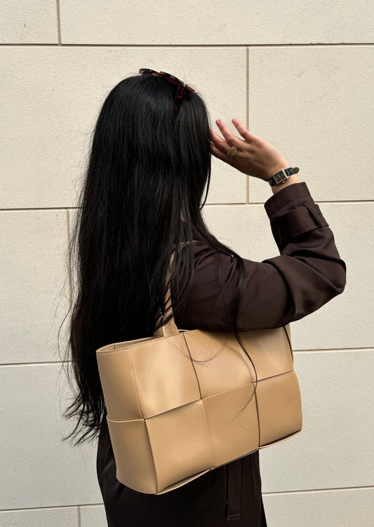 Linnea Leather Shoulder Bag Beige